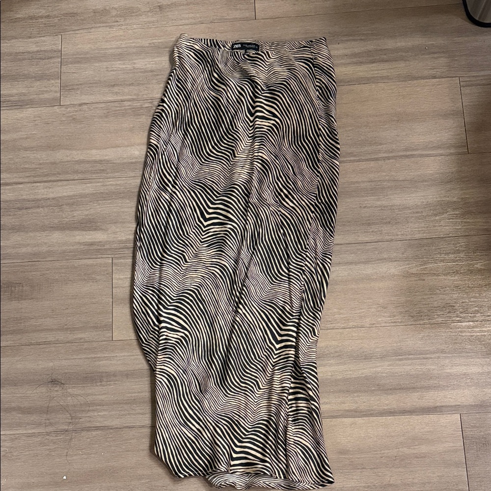 Zara Elegant Satin Black and Cream Women's Skirt
